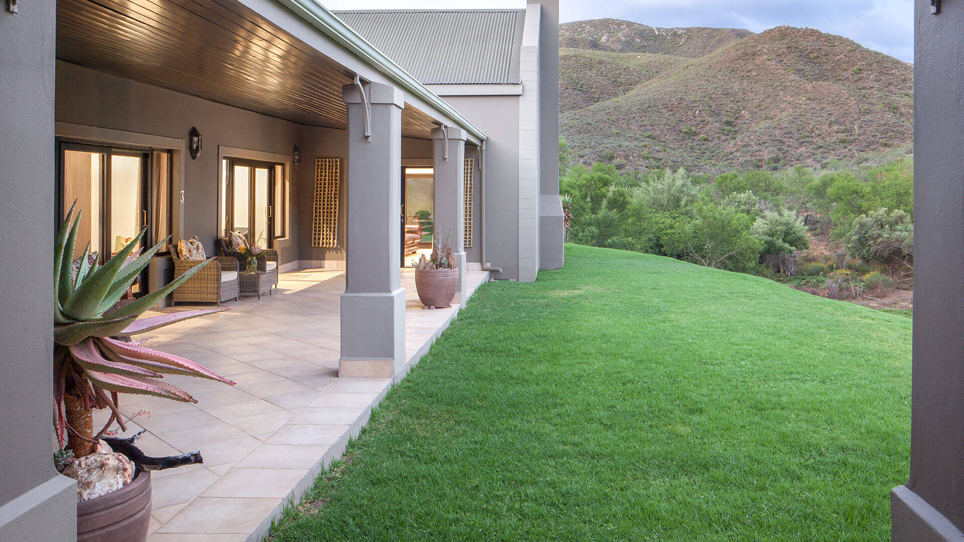 Oudtshoorn Luxury Lodge